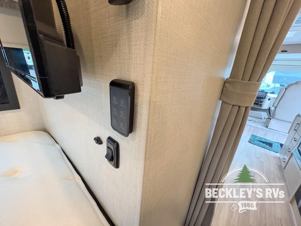 2026 Thor Motor Coach Axis 26.2, Photos photo 61
