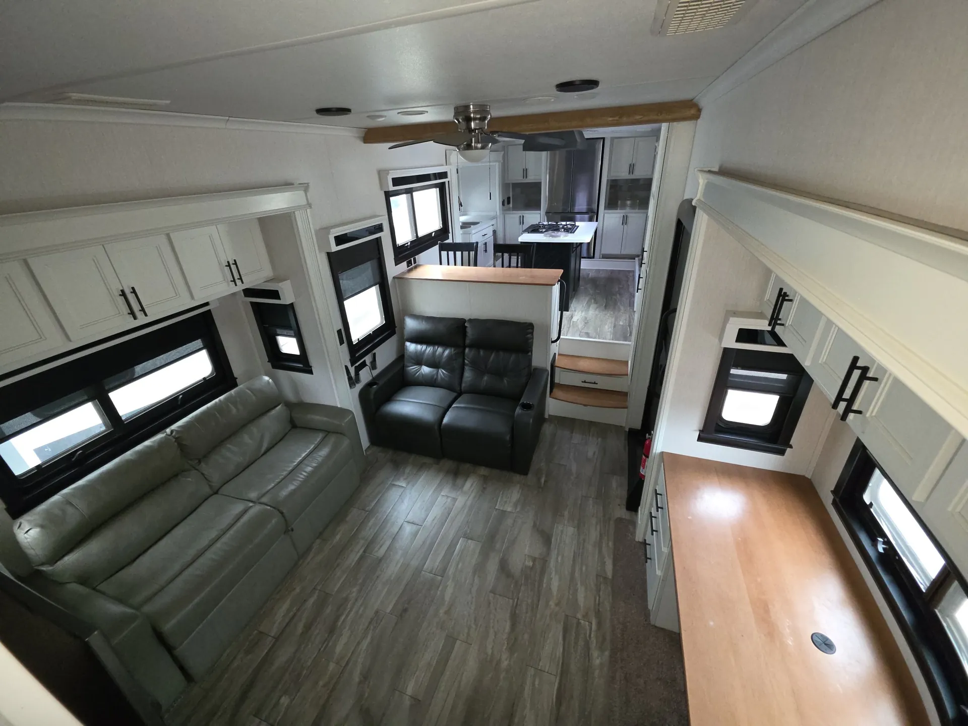 2021 Forest River RiverStone 42FSKG - Photo 4