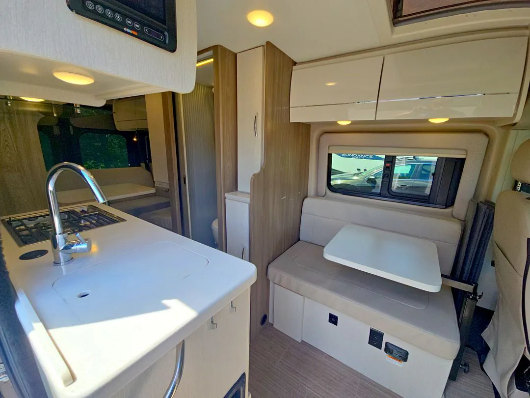 2022 Thor Motor Coach Tellaro 20J - Photo 3