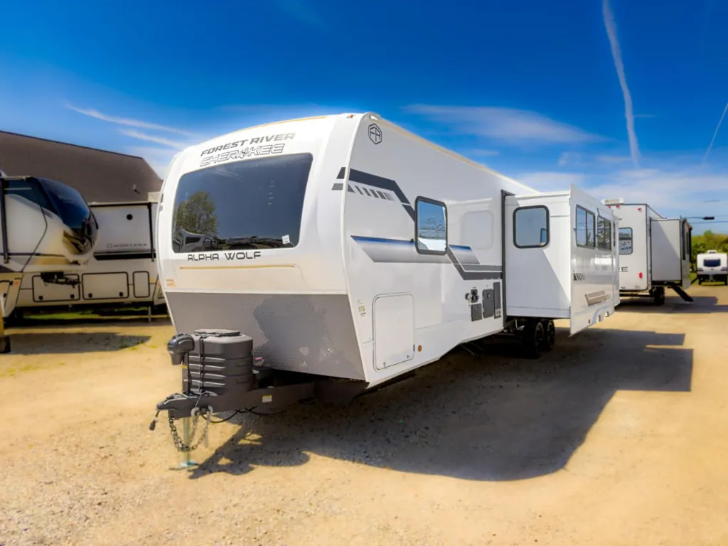 2026 Forest River Cherokee Alpha Wolf 33BH, Photos photo 7