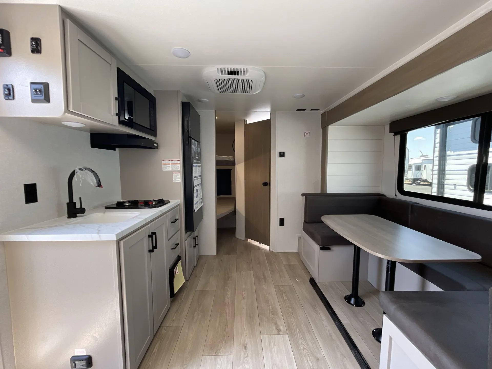 2027 Jayco Jay Flight 197MBW - Photo 3