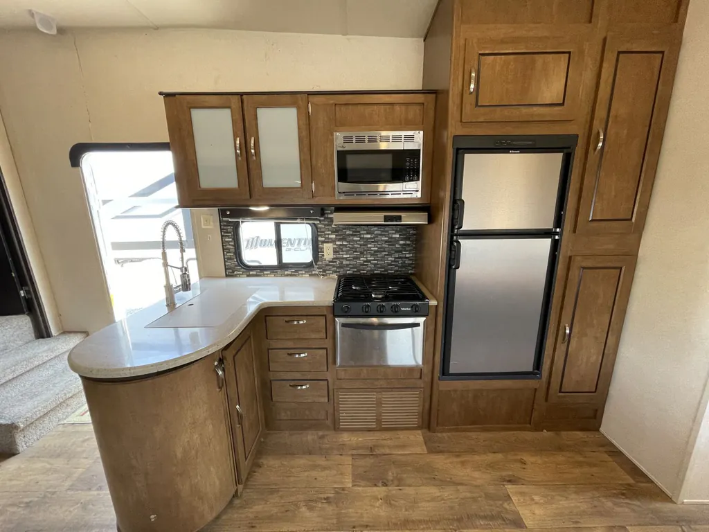 2017 Forest River Wildwood 33BHOK, Photos photo 23