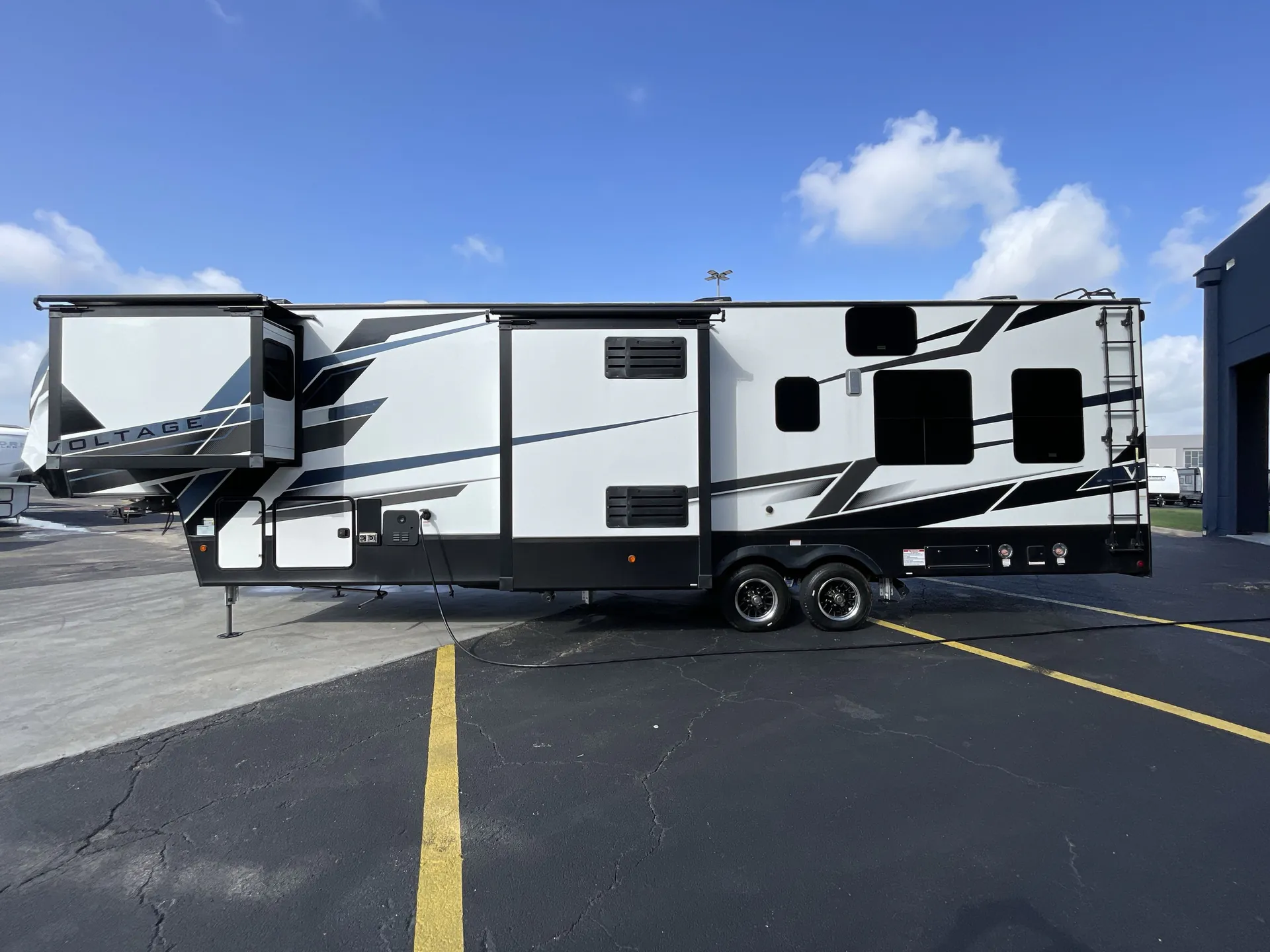 2023 Dutchmen Voltage 3675 dealer photo 5 from Camping World