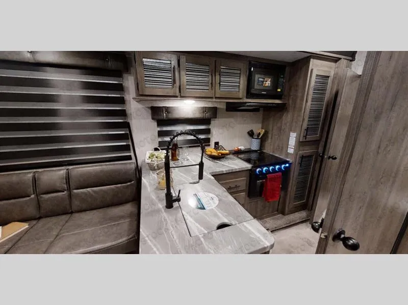 2021 Forest River RV Vengeance Rogue 29KS - Photo 2