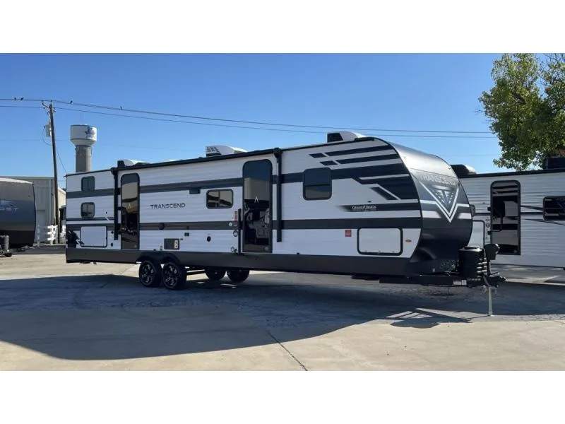 2026 Grand Design Transcend 325BHT - Photo 3