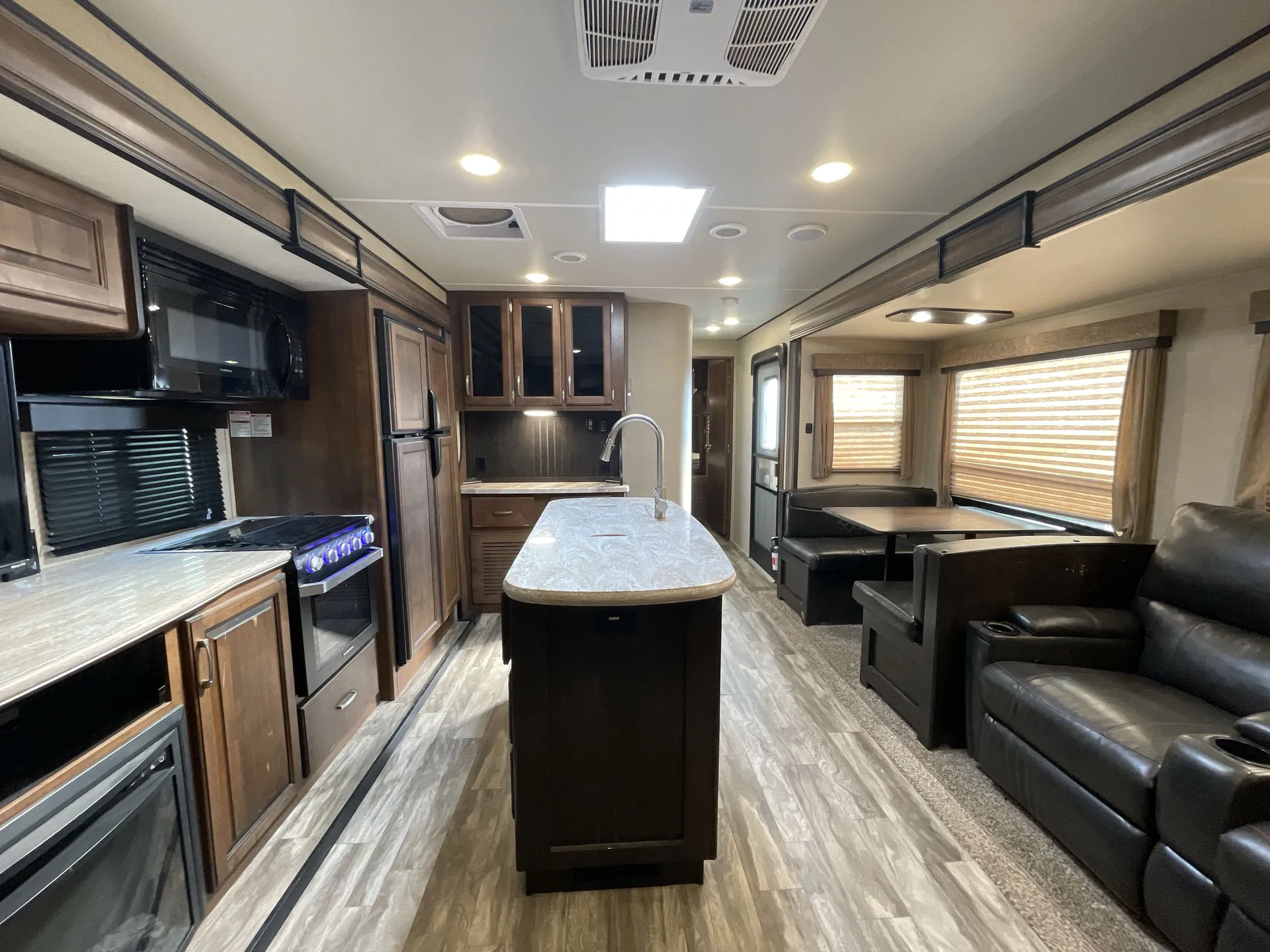 2018 Grand Design Reflection 312BHTS — living area main