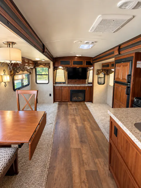 2015 Keystone Cougar XLite 33RES, Living area photo 4