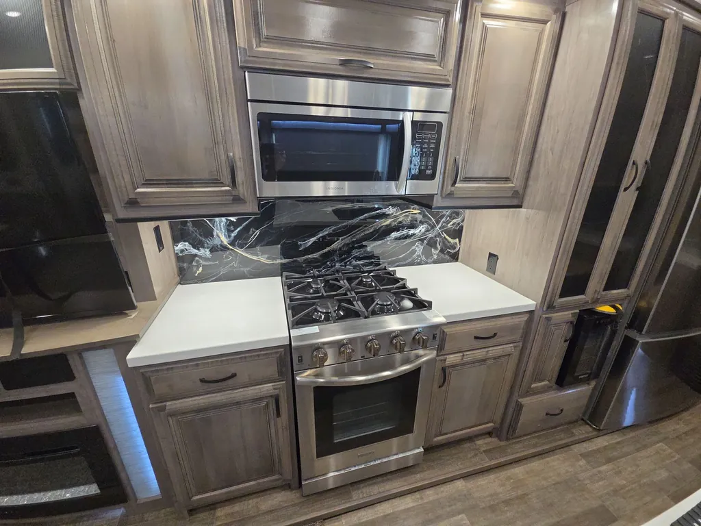 2021 Forest River Cedar Creek Champagne Edition 38EL, Photos photo 16