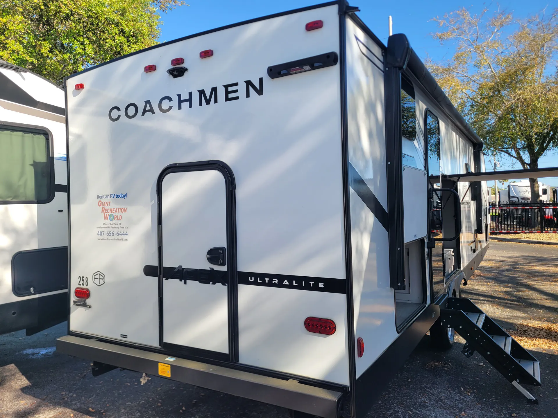 2025 Coachmen Apex Ultra-Lite 284BHSS - Photo 4