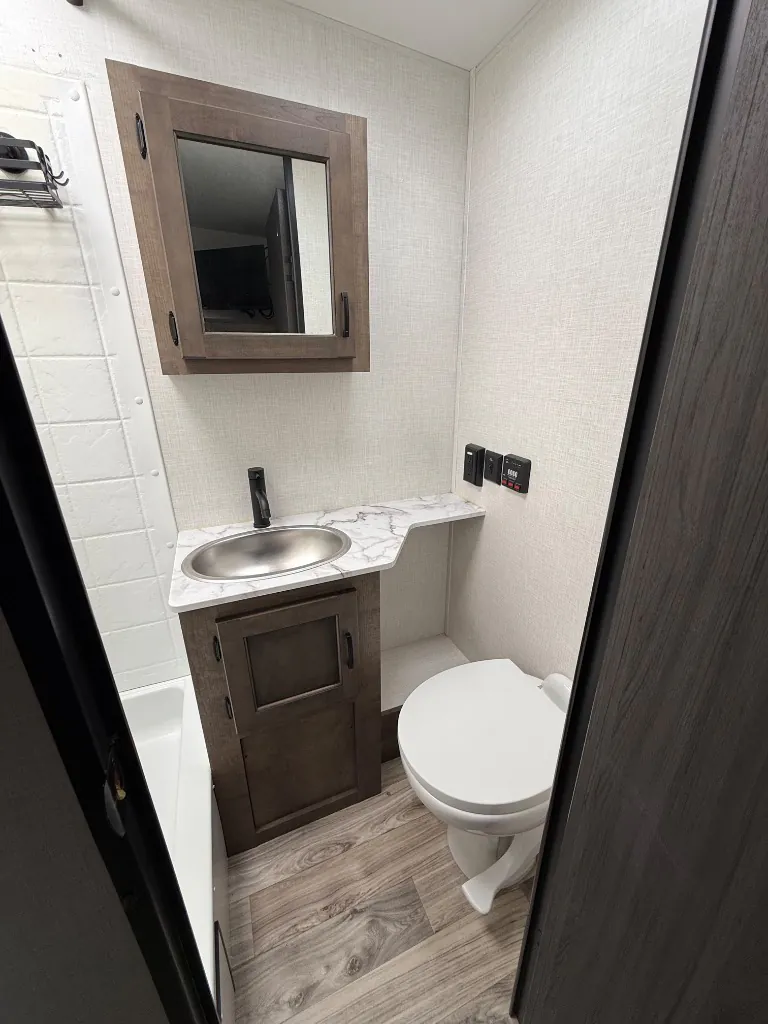 2023 Venture RV Sonic SN211VDB, Photos photo 25