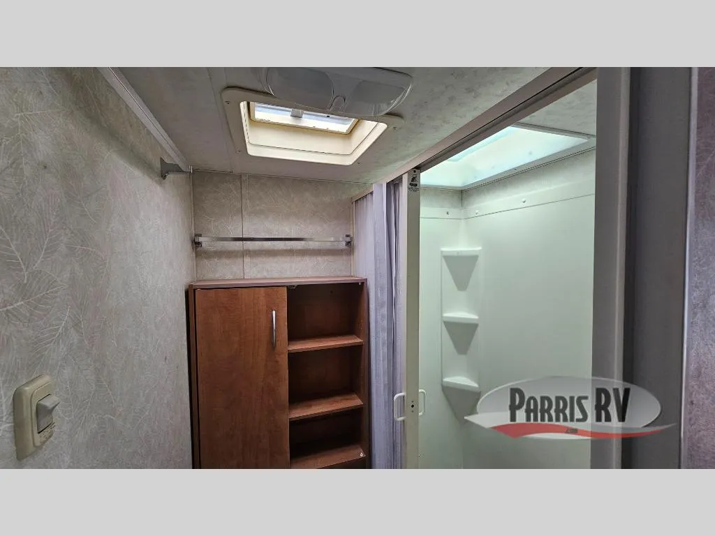 2004 Forest River RV Sierra Used    33 FKSS - Photo 3