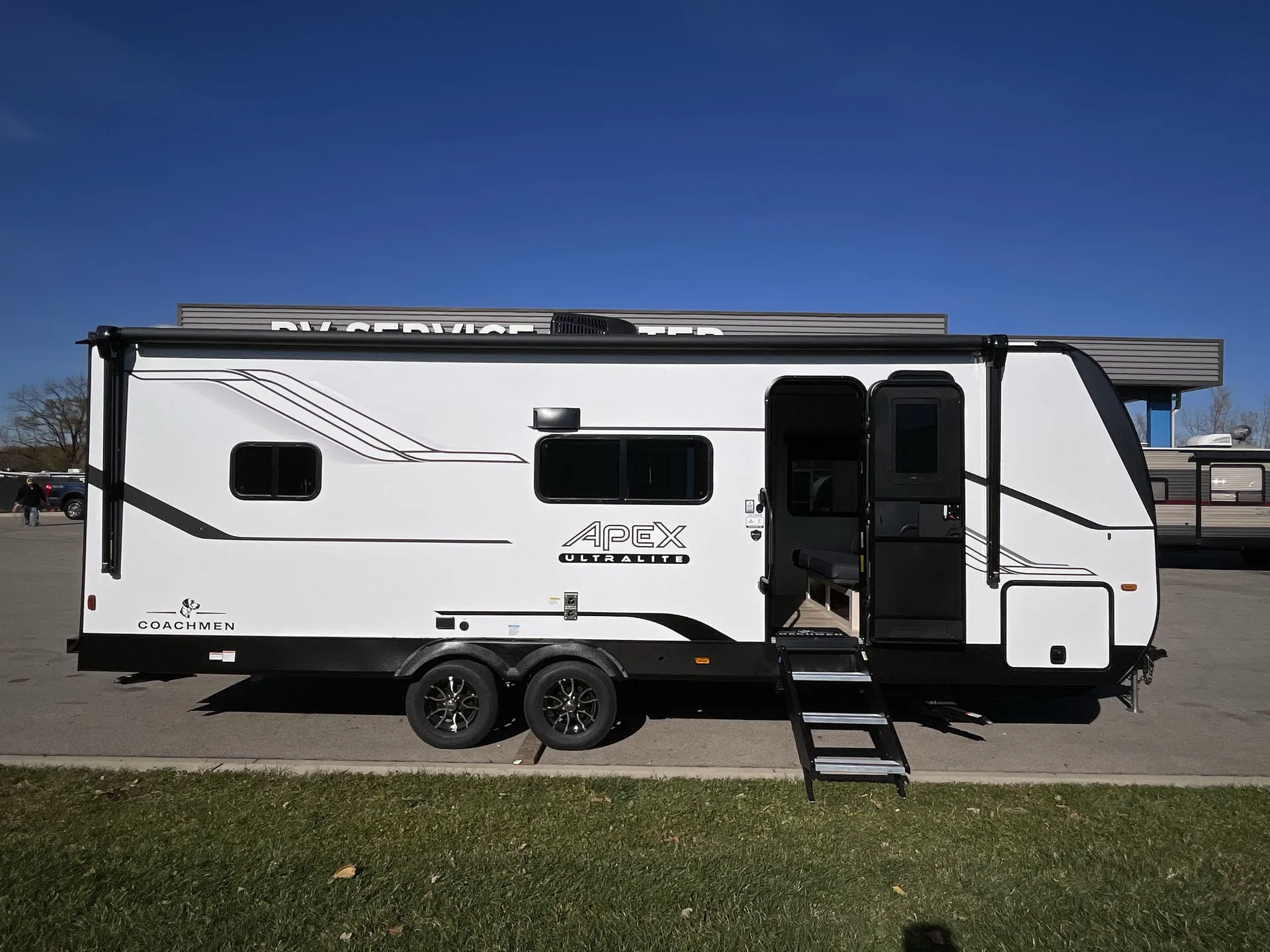2026 Coachmen Apex Ultra-Lite 241BHS — campside