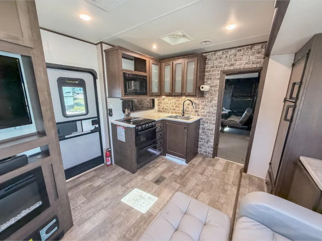 2021 Forest River XLR Hyperlite 3412, Photos photo 5