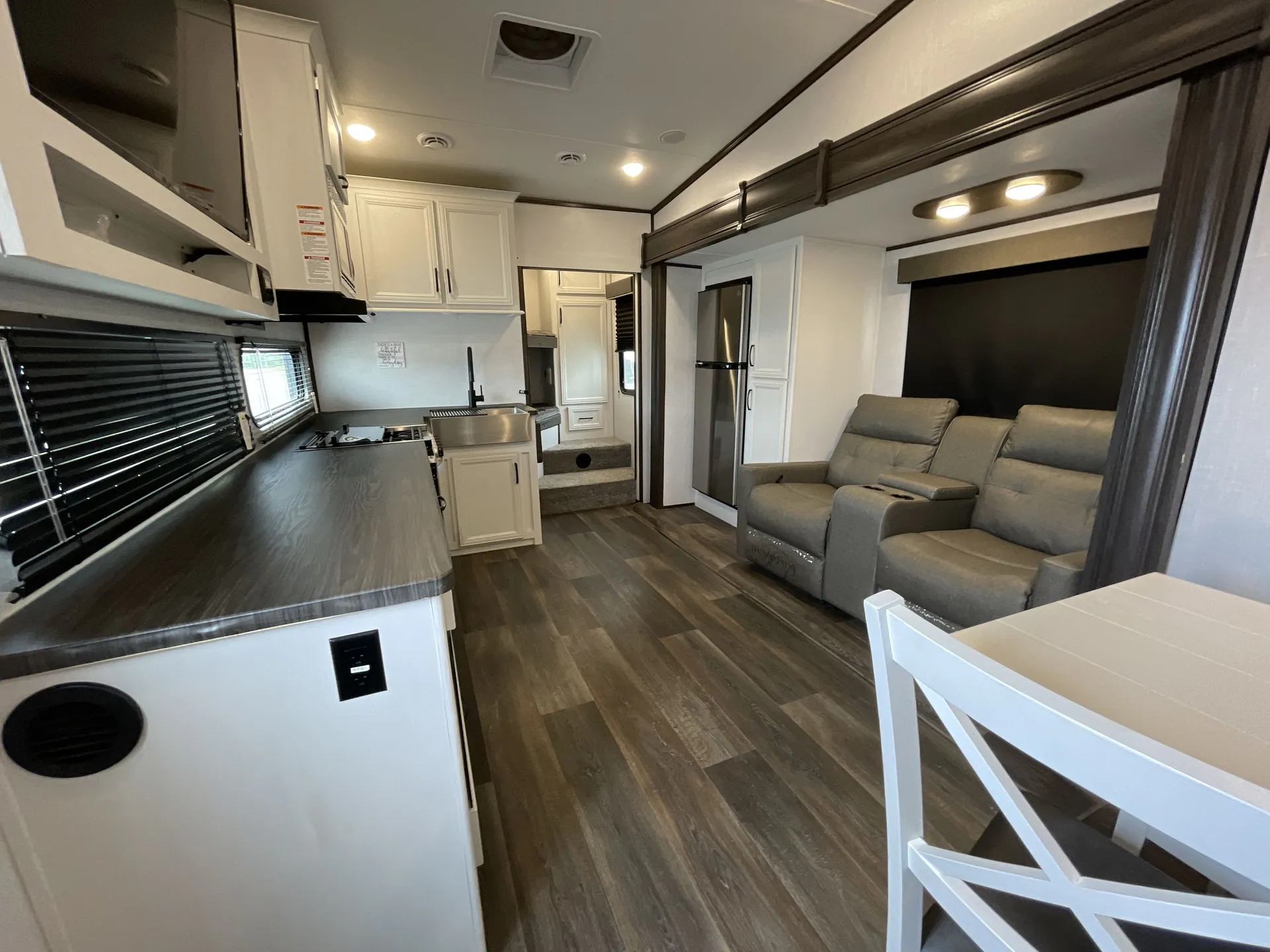 2023 Dutchmen Atlas 2942BHF — living area main