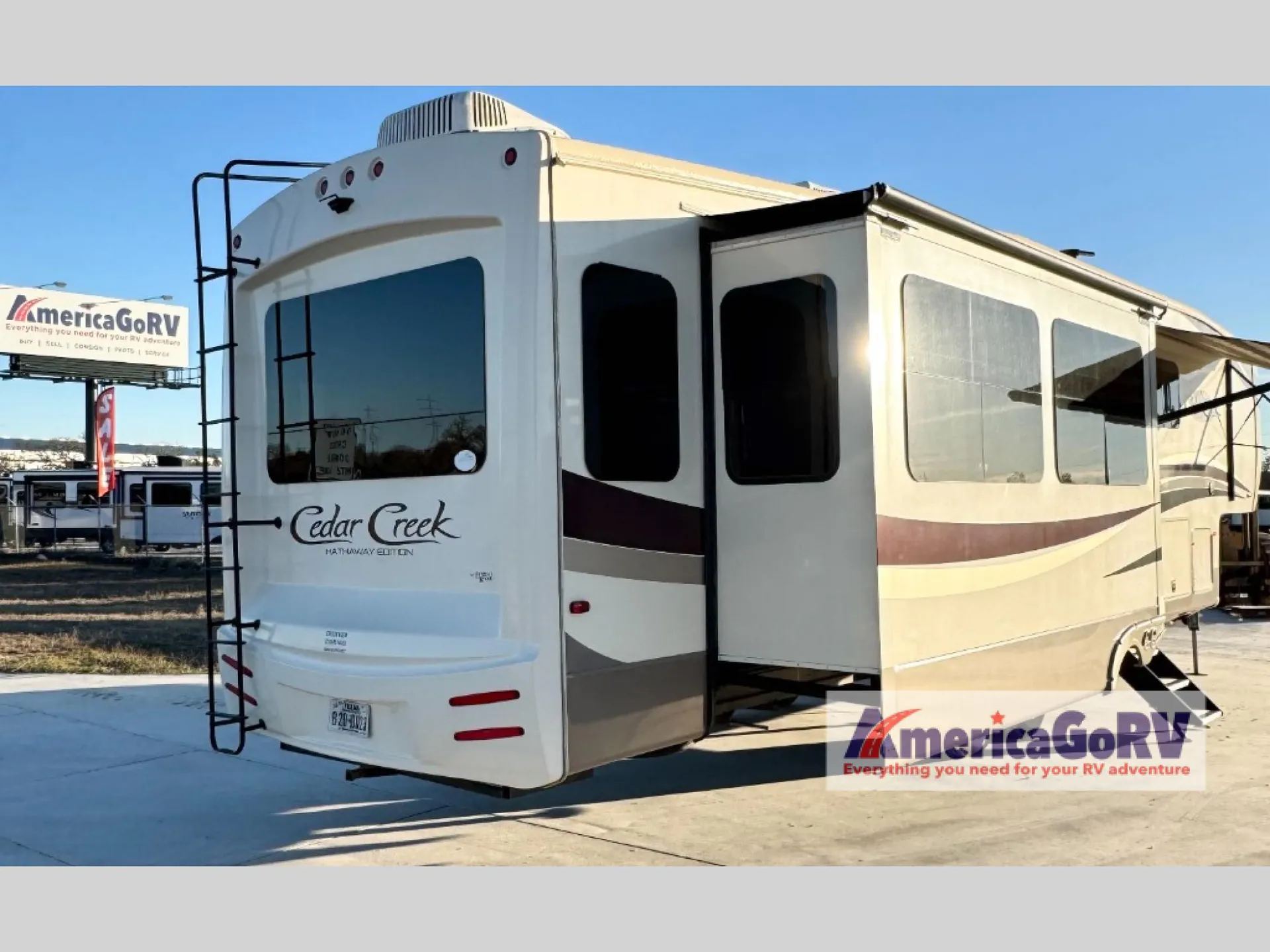 2017 Forest River Cedar Creek Hathaway Edition 38FBD — Photo 6