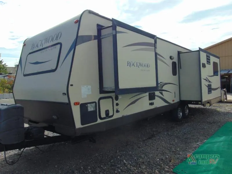2015 Forest River Rockwood Ultra Lite 2703WS - Photo 2