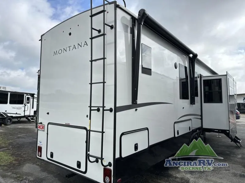 2025 Keystone Montana 3761FL - Photo 3