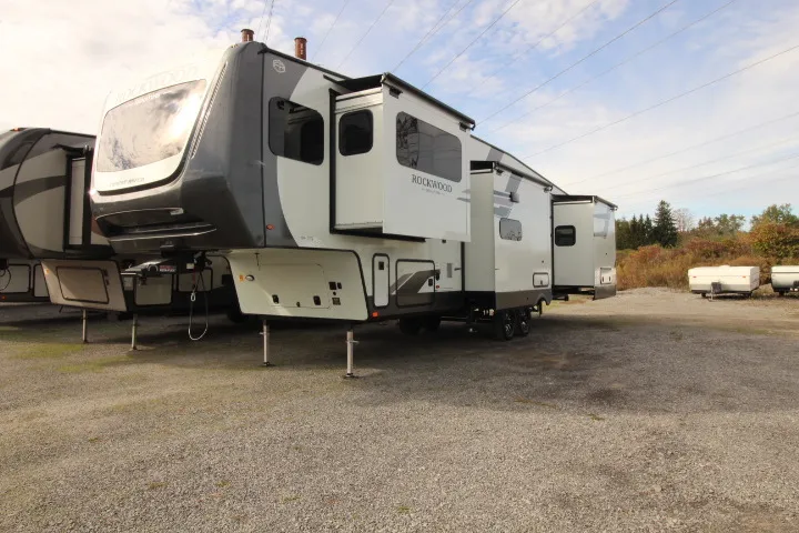 2026 Forest River Rockwood Signature 402SFL - Photo 3