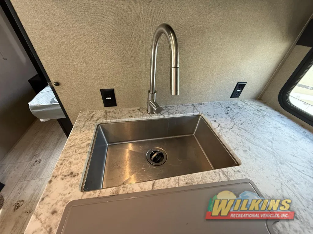 2018 Grand Design Imagine 2800BH, Photos photo 15