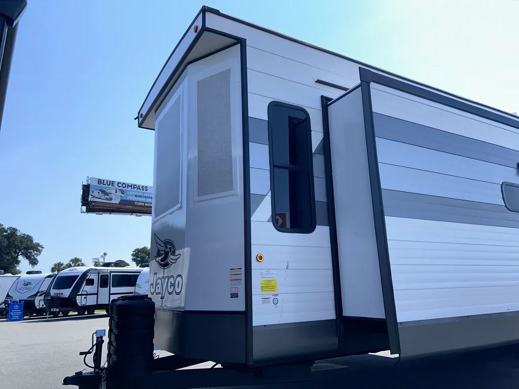 2027 Jayco Jay Flight Bungalow 401LOFT DS, Photos photo 18