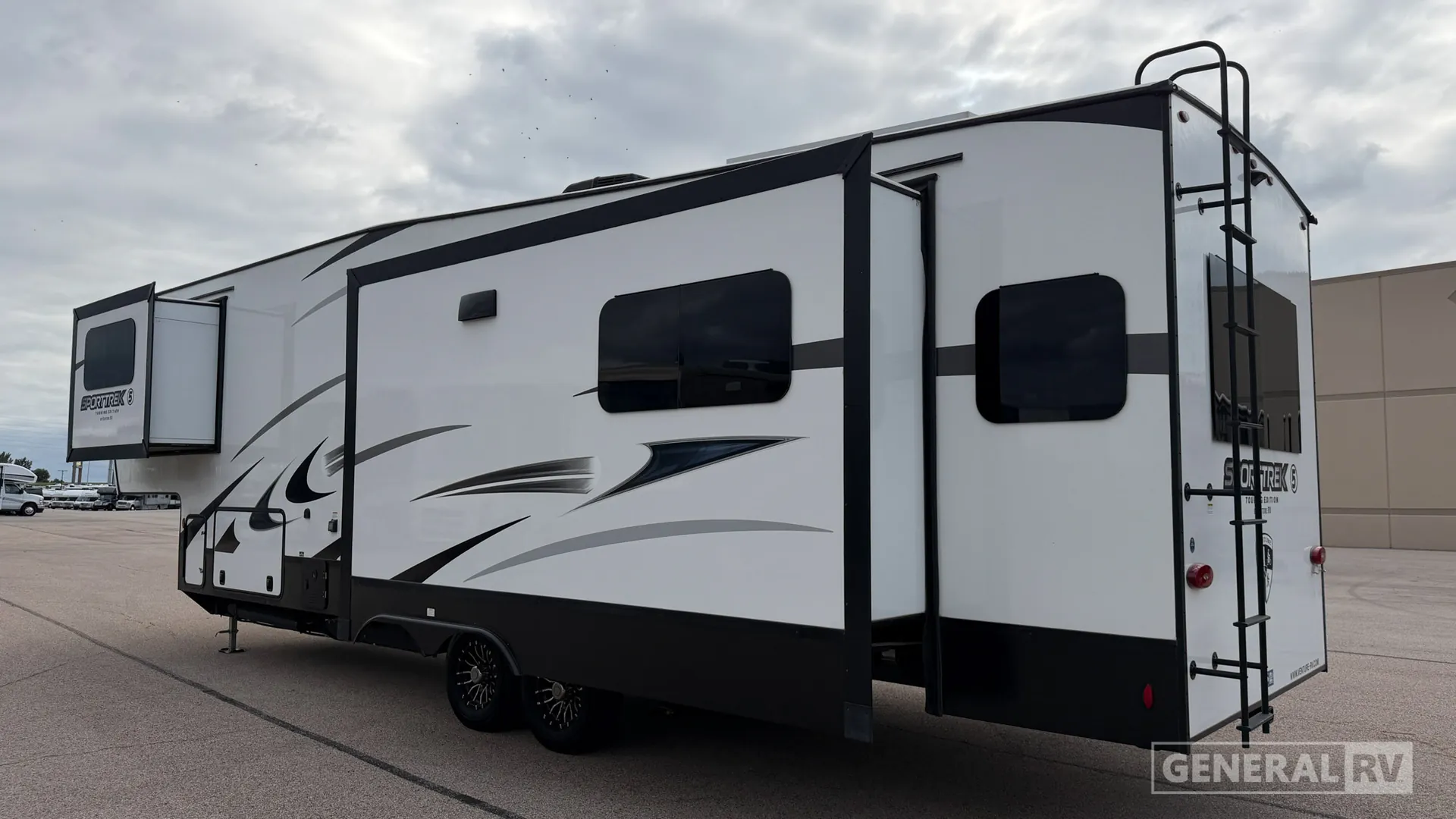 2024 Venture RV SportTrek 5 Touring Edition STTF353VIK - Photo 4