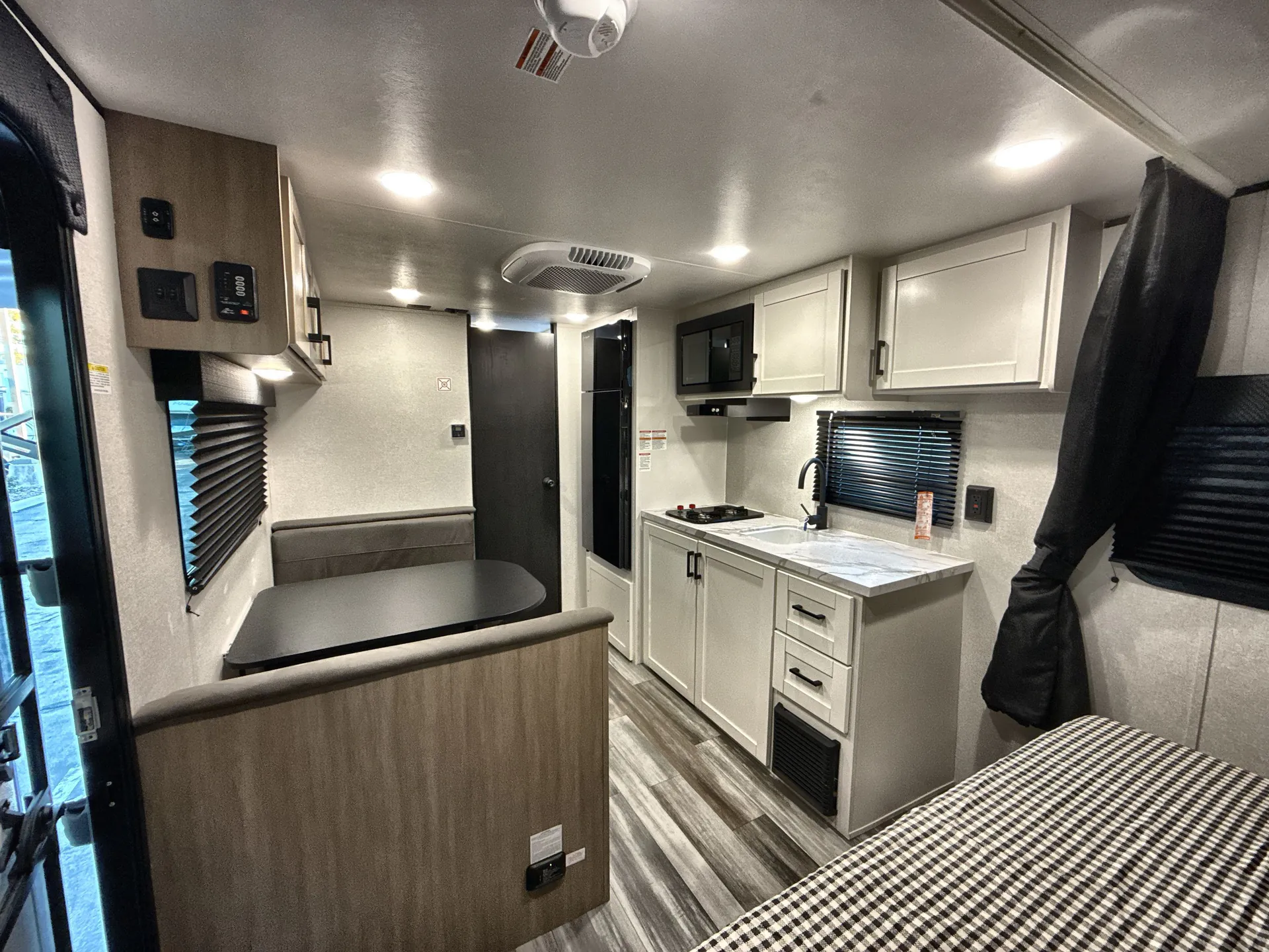 2026 Jayco Jay Flight SLX 175FQW — living area main