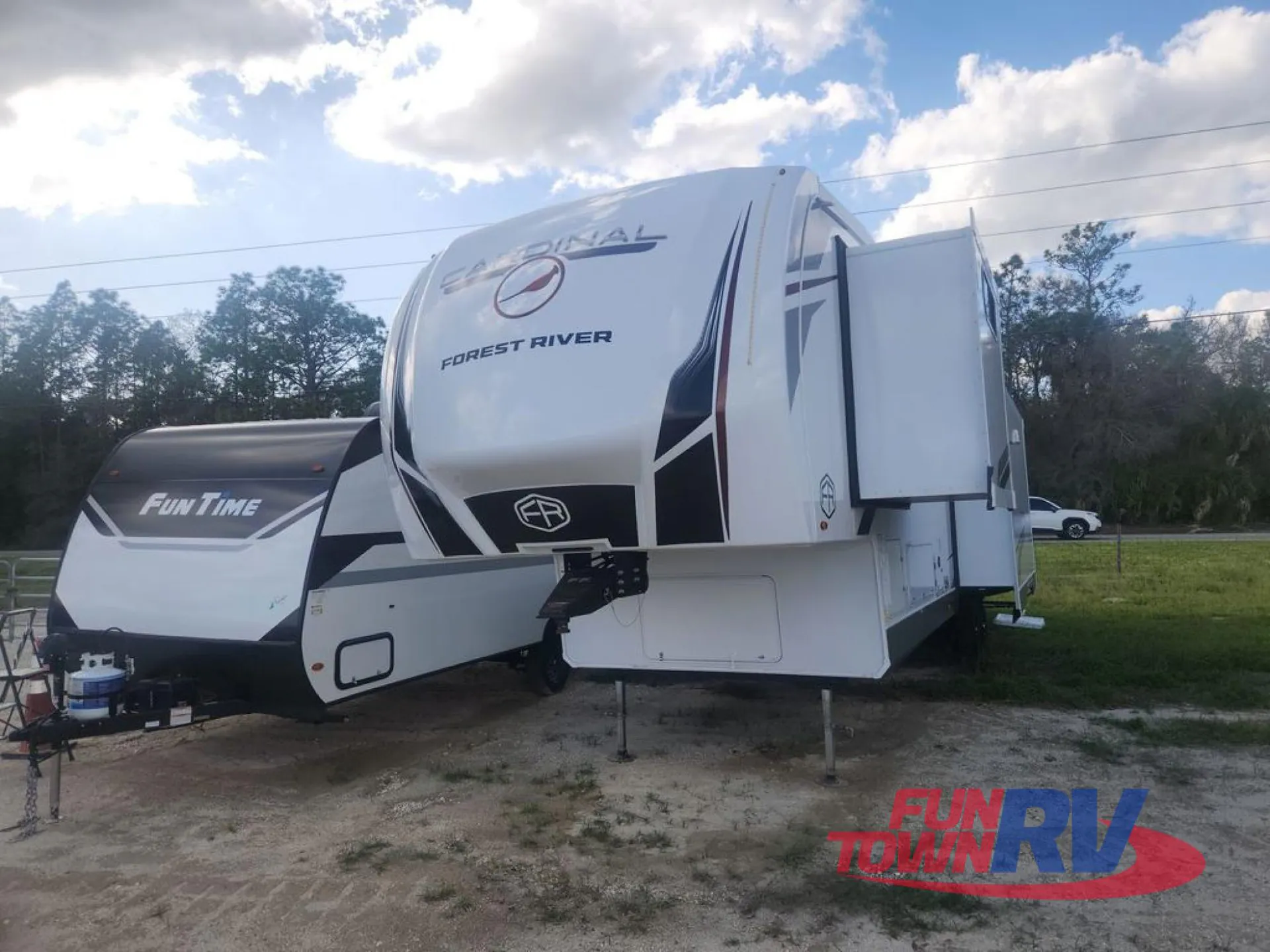 2026 Forest River Cardinal 35CRIB - Photo 4