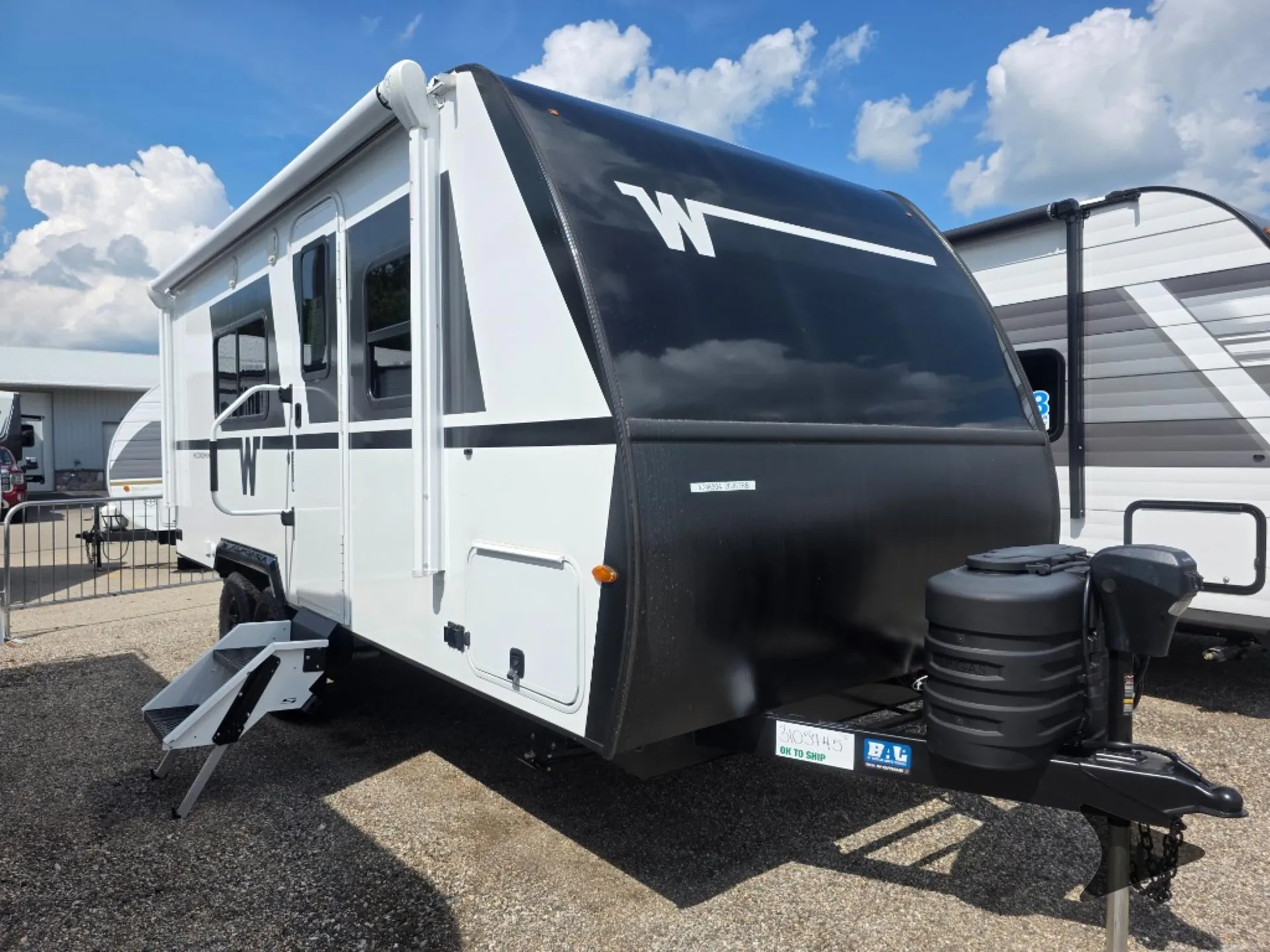2026 Winnebago Micro Minnie 2000TRB - Photo 2