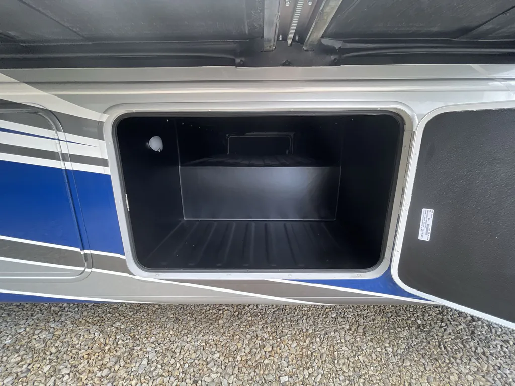 2027 Entegra Coach Vision XL 36C, Photos photo 5