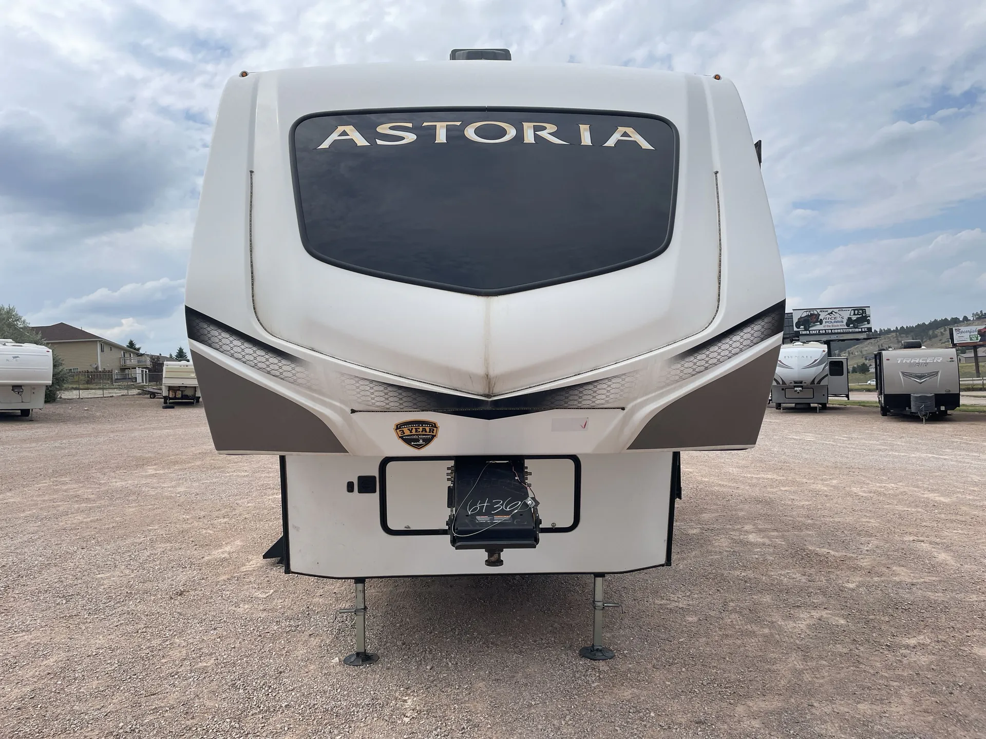 2022 Dutchmen Astoria 2503REF — front
