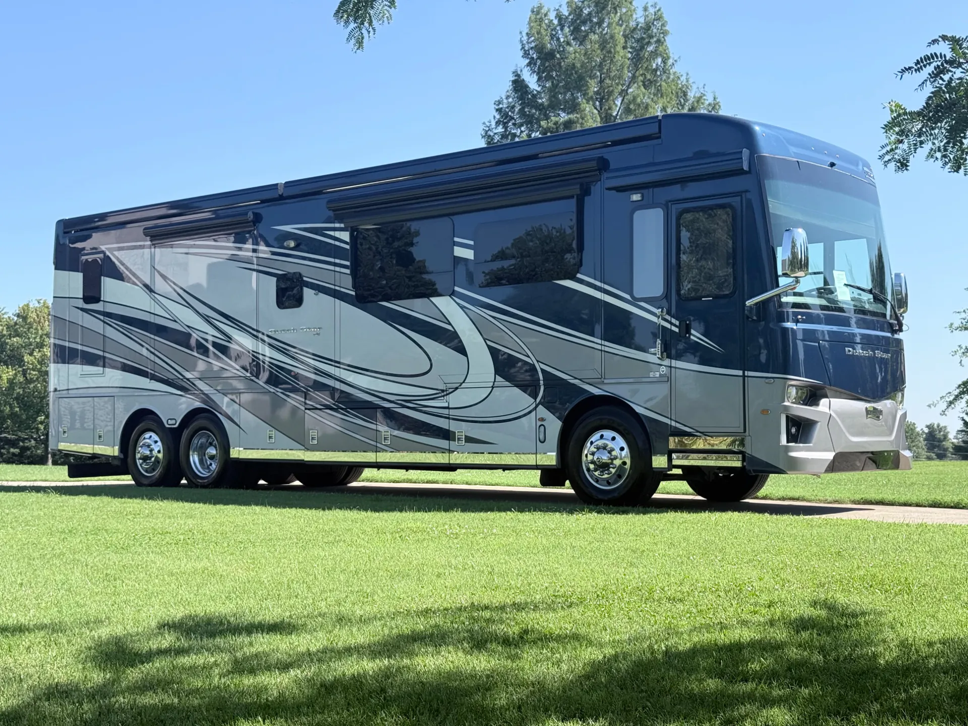 2021 Newmar Dutch Star 4020 - Photo 2
