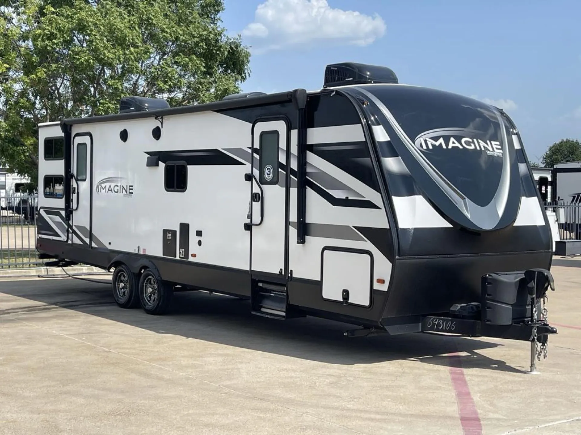 2023 Grand Design Solitude 3740BH - Photo 2