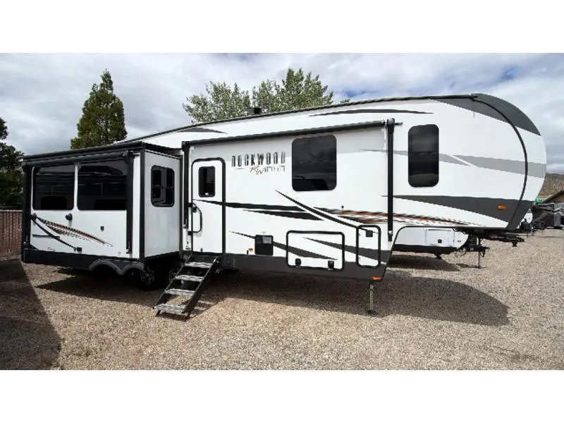 2022 Forest River Rockwood Ultra Lite 2893BS - Photo 3