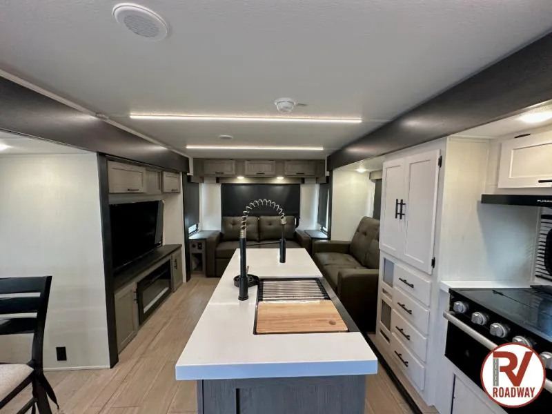 2026 Forest River Cherokee Alpha Wolf 33RL, Photos photo 11