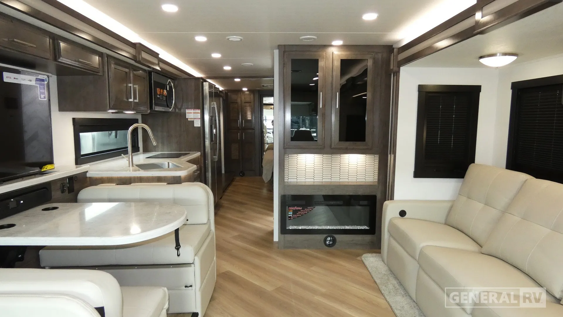 2026 Entegra Coach Emblem 36H - Photo 3