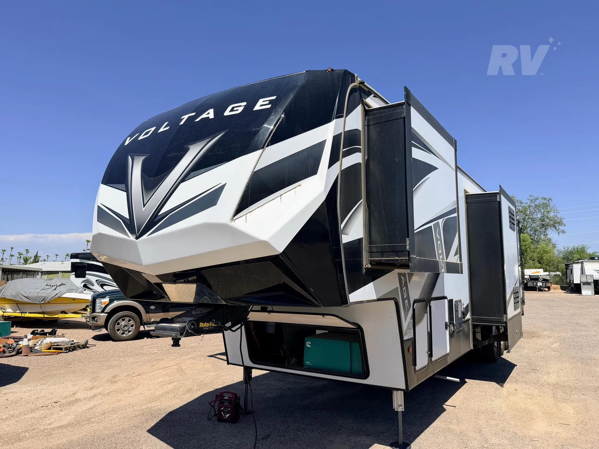2021 Dutchmen Voltage 3915 dealer photo 1 from RVAZ Corral