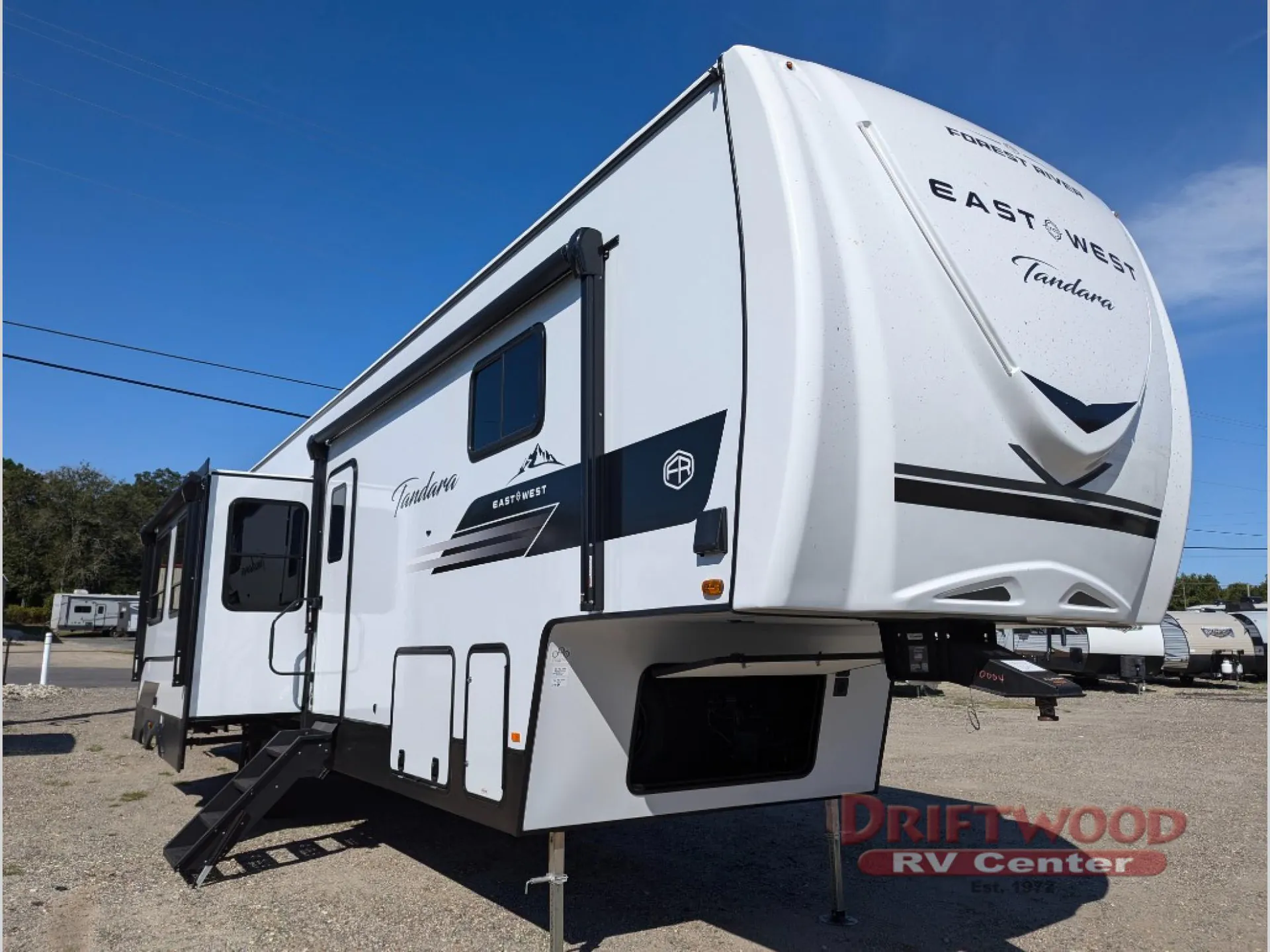 2026 East to West Tandara 389DS - Photo 2