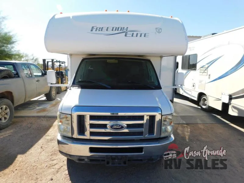 2012 Thor Motor Coach Four Winds 25C - Photo 3