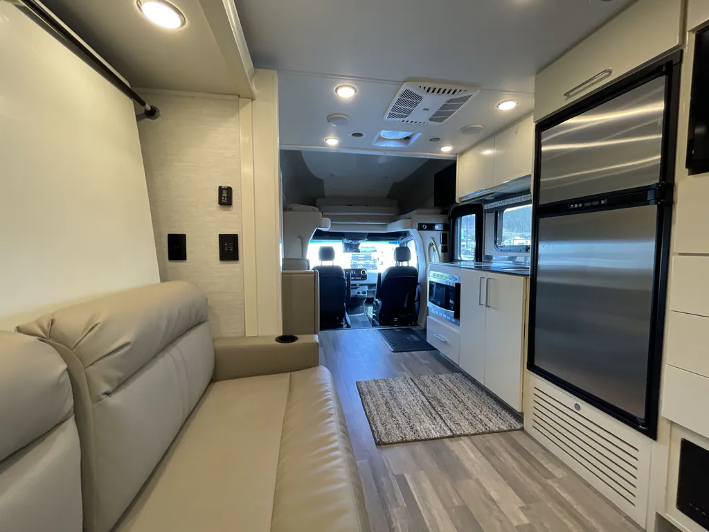 2020 Tiffin Wayfarer 25 RW, Photos photo 9