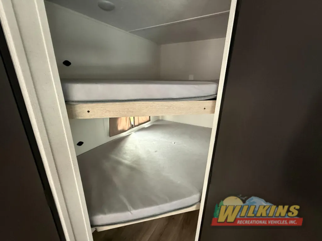 2026 Shasta RVs i-5 Edition 527BHS, Photos photo 21
