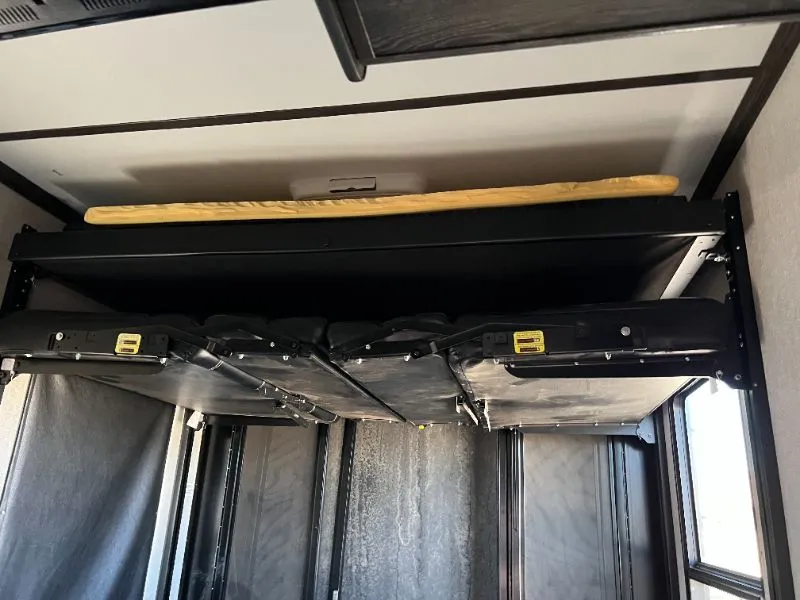 2019 Keystone Raptor 423, Photos photo 8