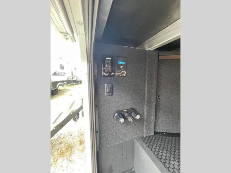 2026 Brinkley Model Z 2810, Photos photo 10