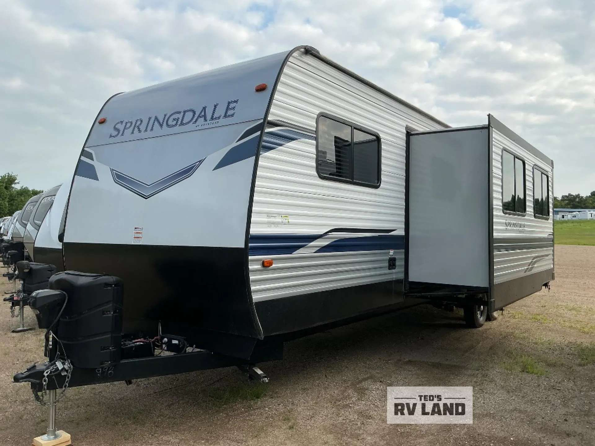 2022 Keystone Springdale 38FL - Photo 4