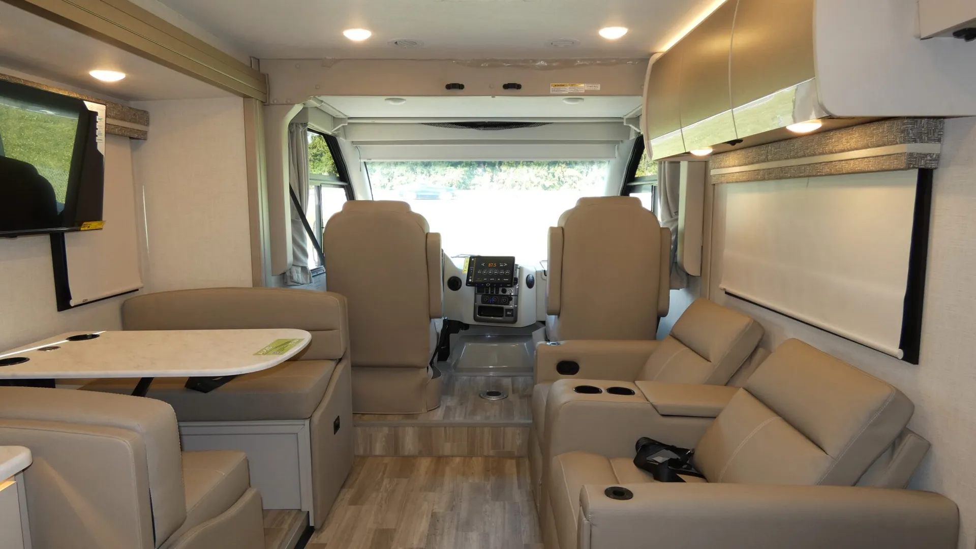 2026 Thor Motor Coach Axis 281 - Photo 3