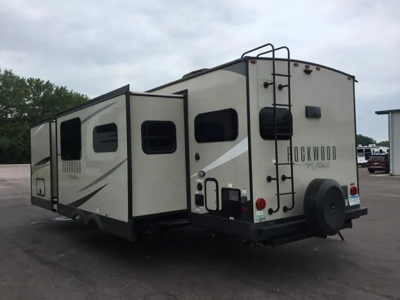 2023 Forest River Rockwood Ultra Lite 2614BS - Photo 4