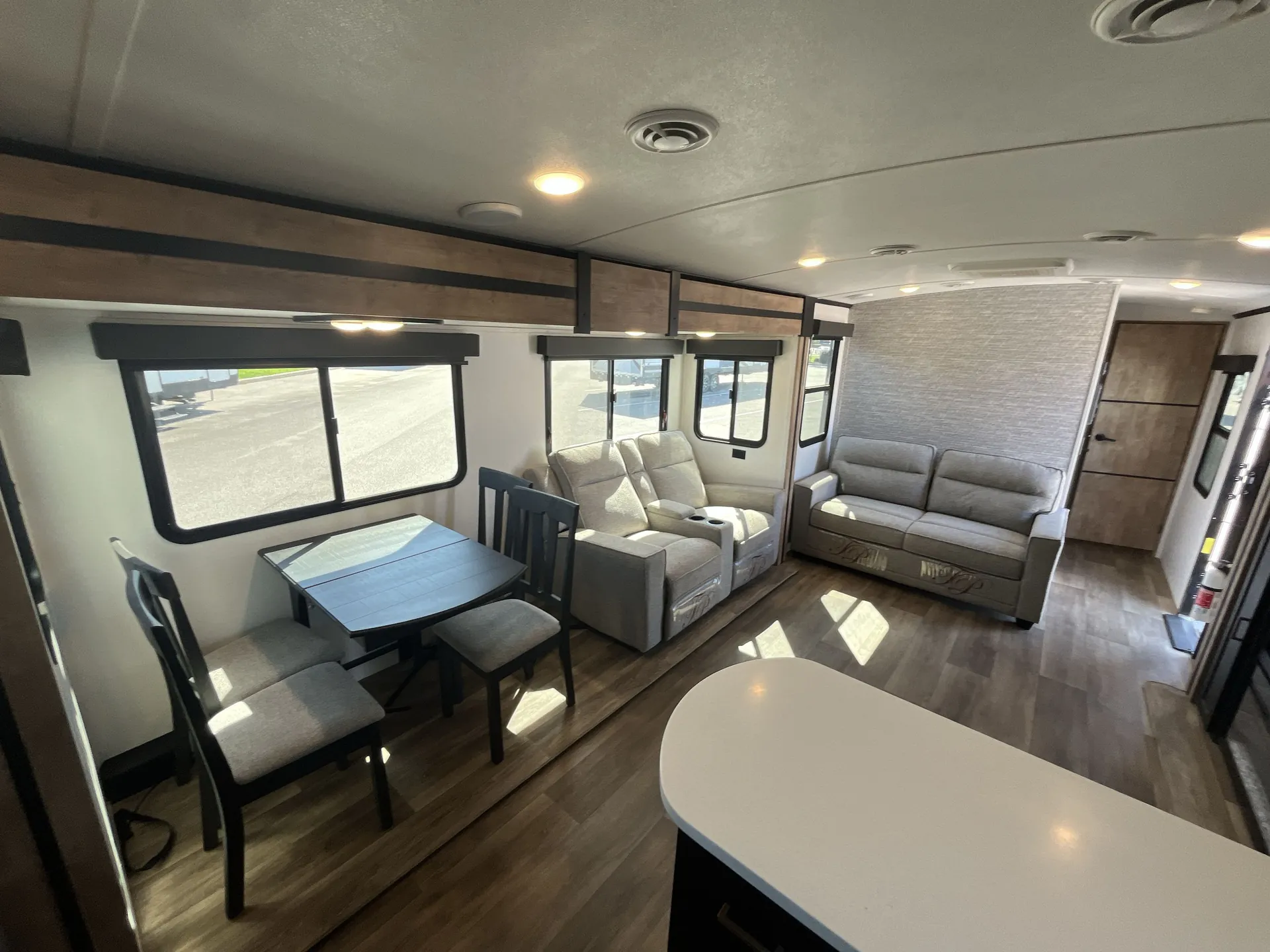 2022 Keystone Outback 332ML - Photo 4