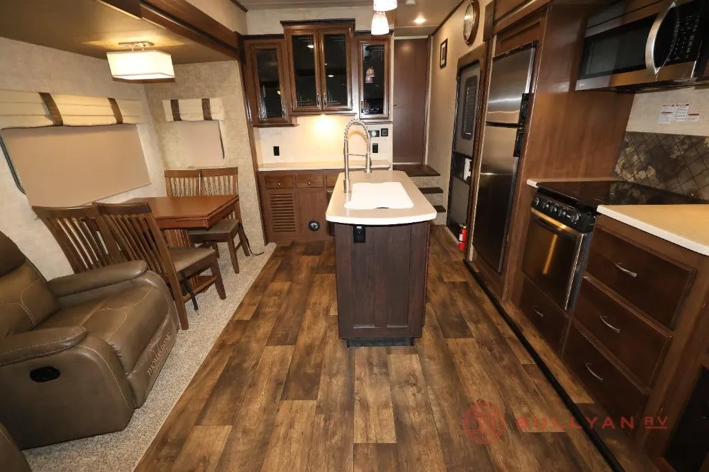 2018 Forest River RV Sandpiper HT 3250IK - Photo 2