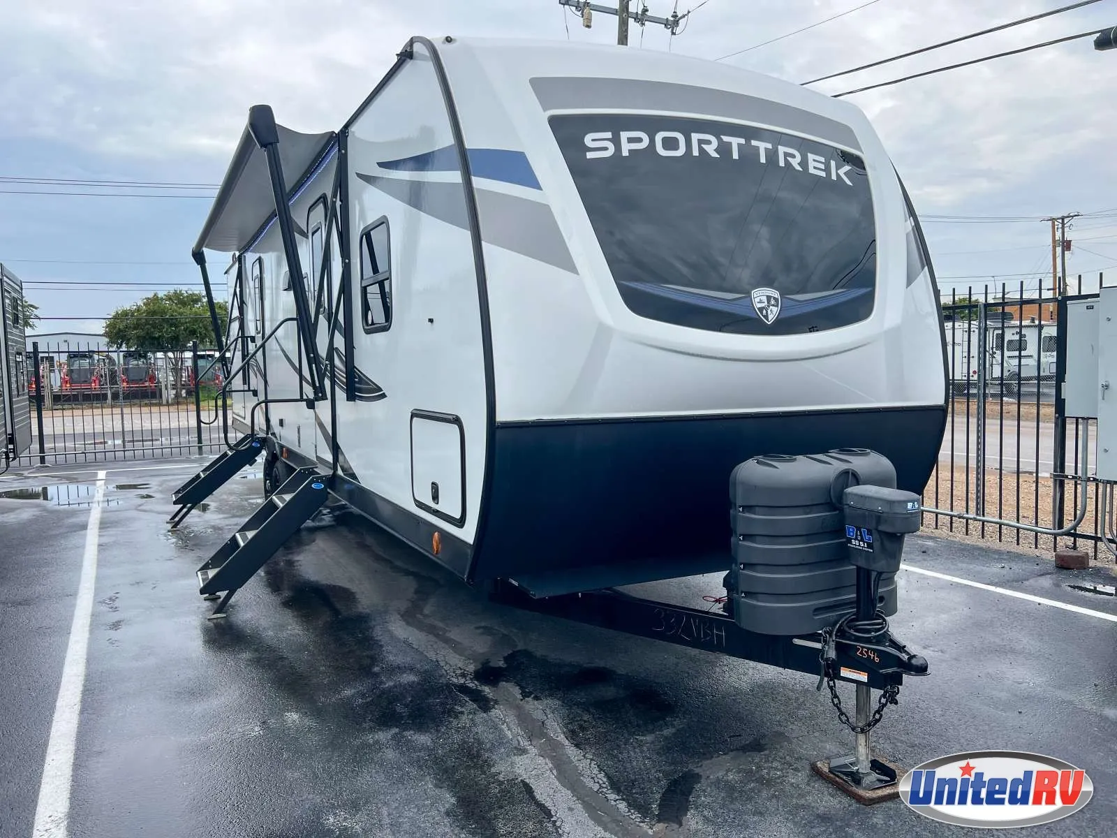 2025 VENTURE RV SPORTTREK 332VBH - Photo 2