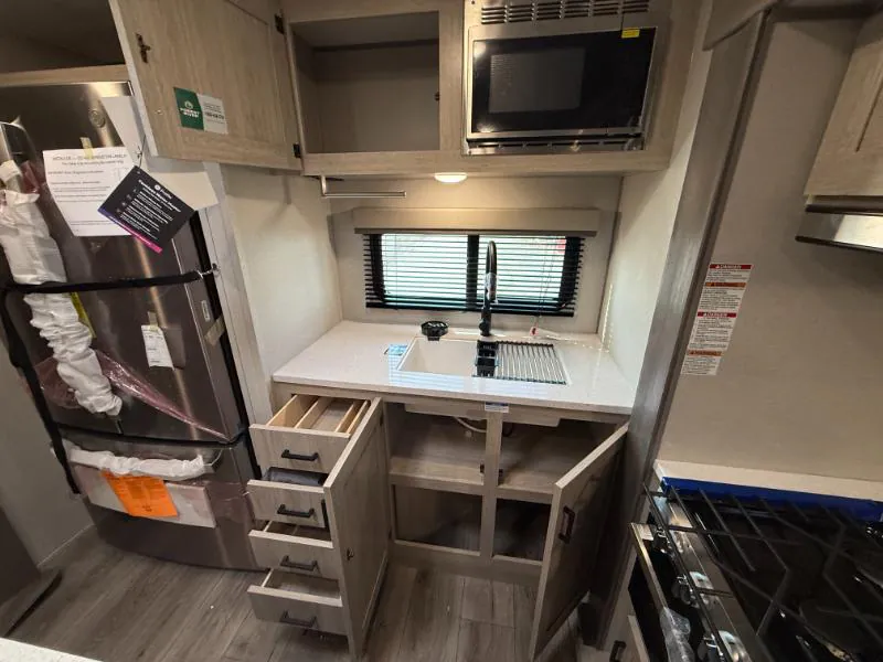 2026 Coachmen Catalina Legacy Edition 323MAZE, Photos photo 8