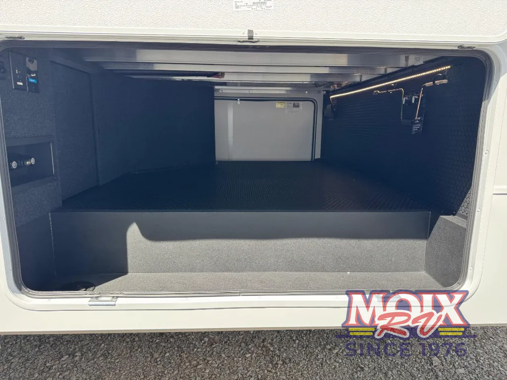 2026 Brinkley Model Z 3515, Photos photo 9